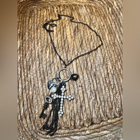 Elegant Black and Silver Cross Pendant Necklace - Picture 3 of 7